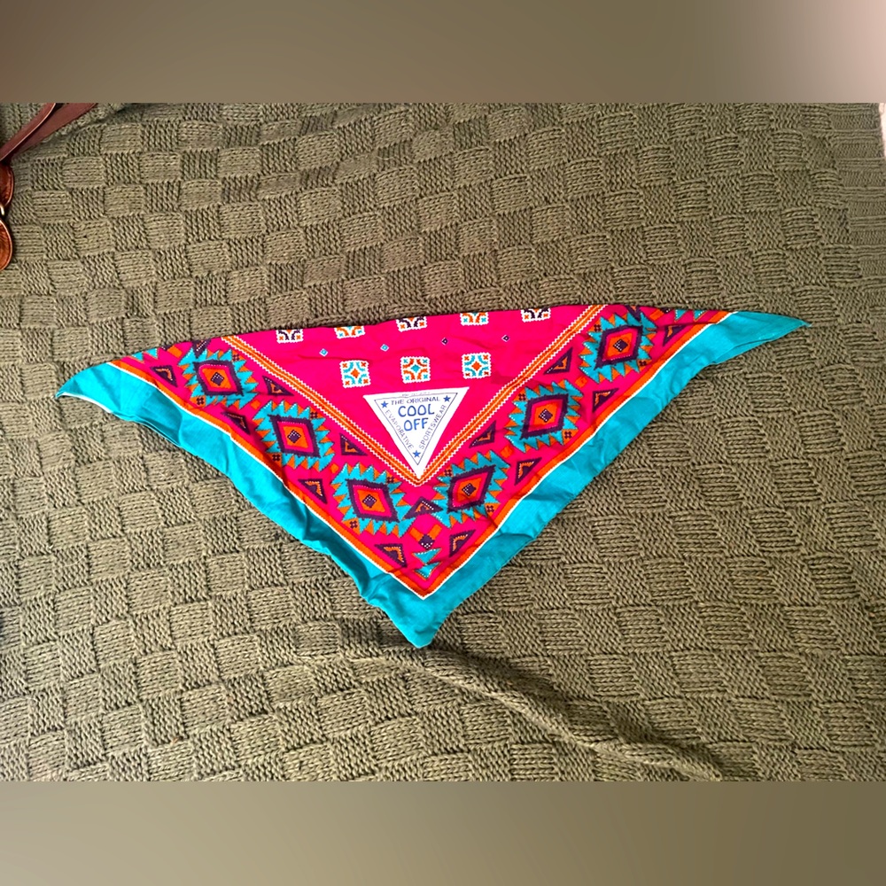 VINTAGE 1980s The Original Cool Off Evaporative Sportswear, bandana. Never worn.